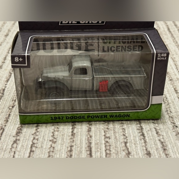 1947 Dodge Power Wagon 1:48 Die Cast Truck New In Box - Picture 6 of 7